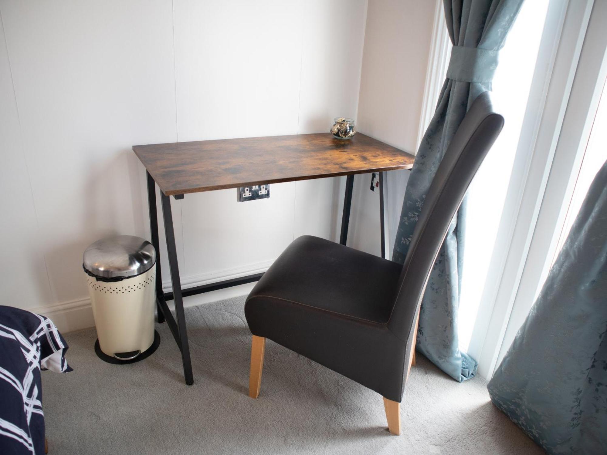 Appartamento Bright Private Terrace - Free Private Parking - Tv - Wifi - Netflix Croydon Esterno foto