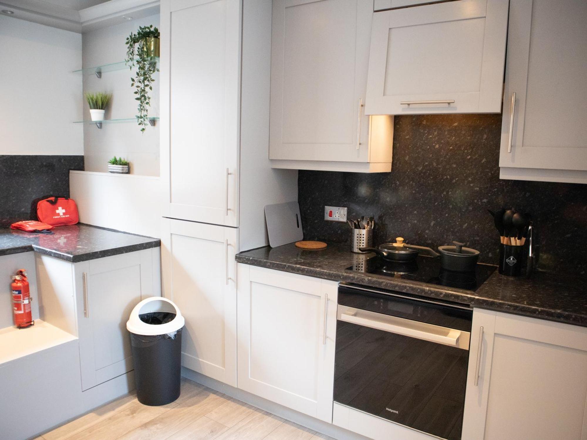 Appartamento Bright Private Terrace - Free Private Parking - Tv - Wifi - Netflix Croydon Esterno foto