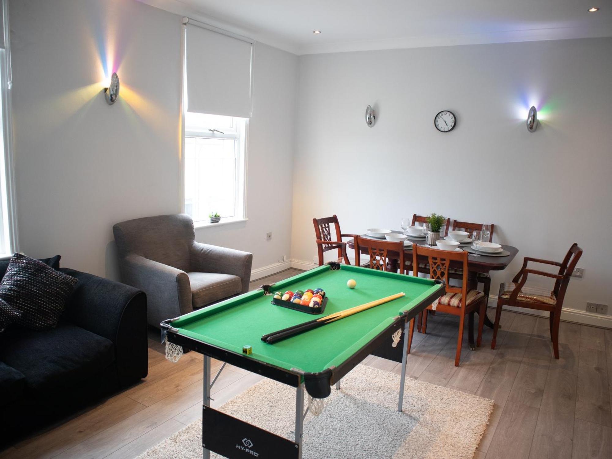 Appartamento Bright Private Terrace - Free Private Parking - Tv - Wifi - Netflix Croydon Esterno foto