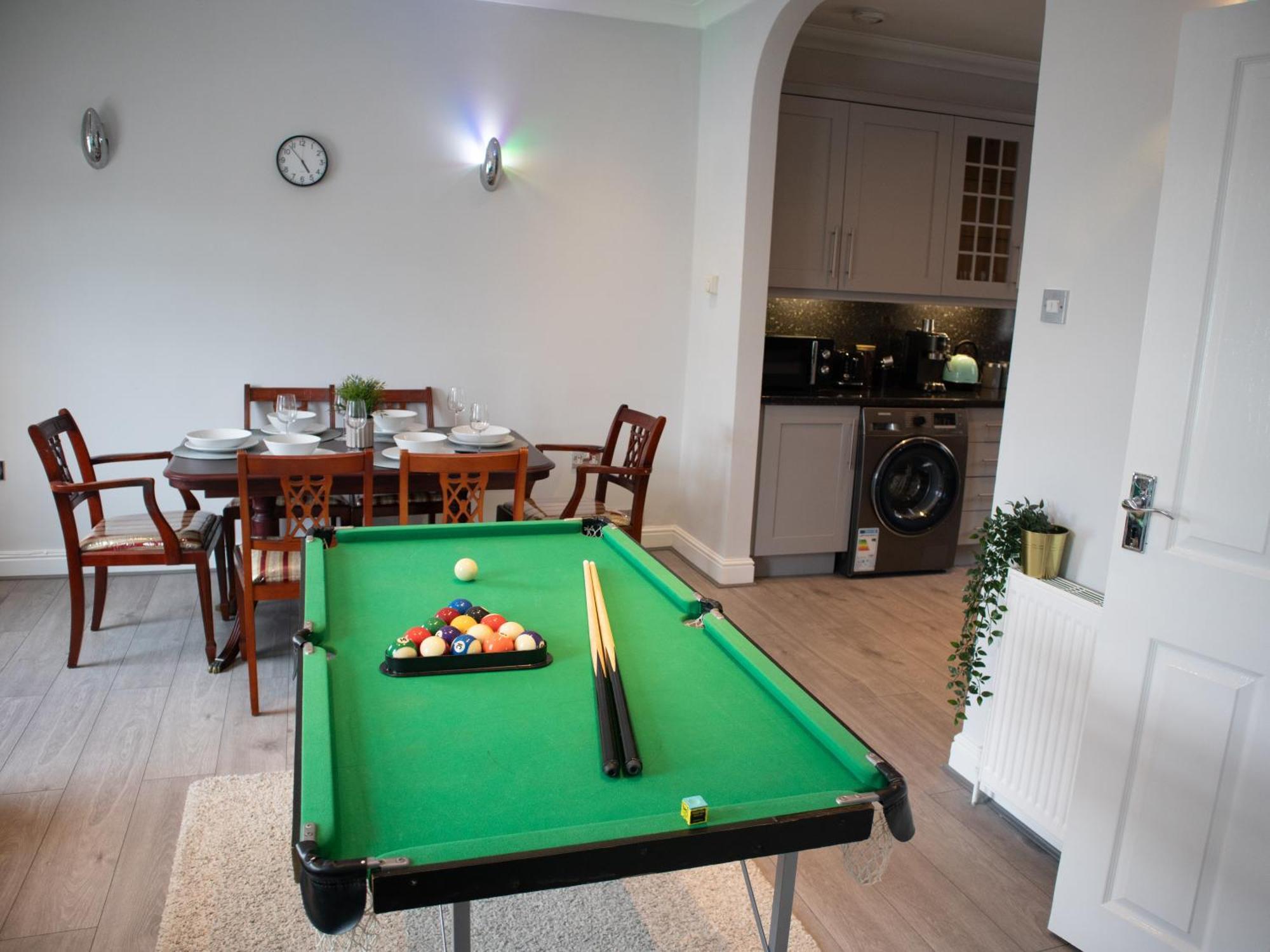 Appartamento Bright Private Terrace - Free Private Parking - Tv - Wifi - Netflix Croydon Esterno foto